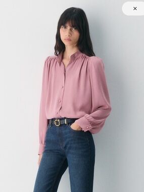 Aritzia Delphine blouse size Small in Frozen Berry